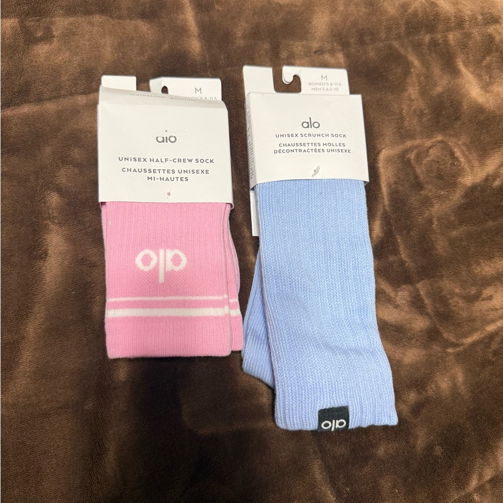 2 pairs of NWT ALO Yoga Pink & Light Blue Unisex Casual Socks - Picture 2 of 9